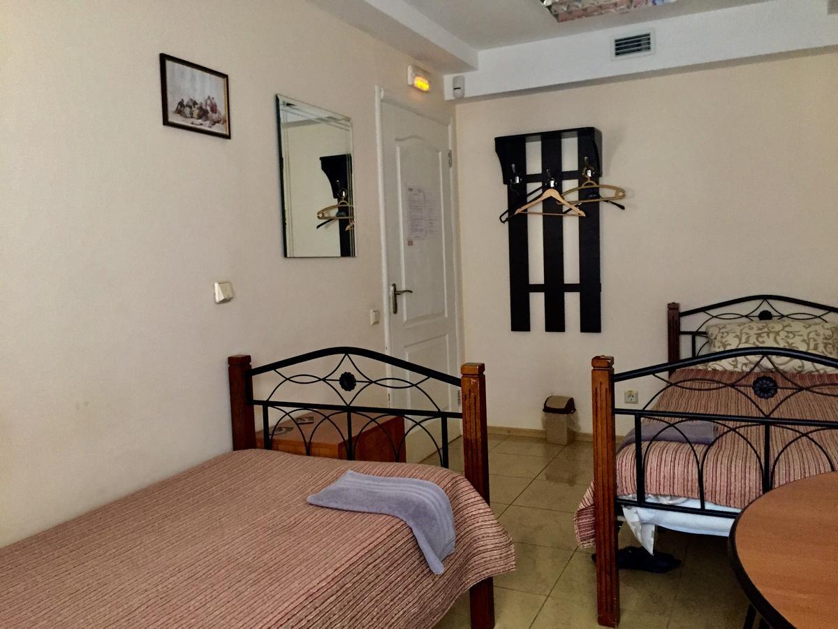 Westend Hostel Kiev Esterno foto