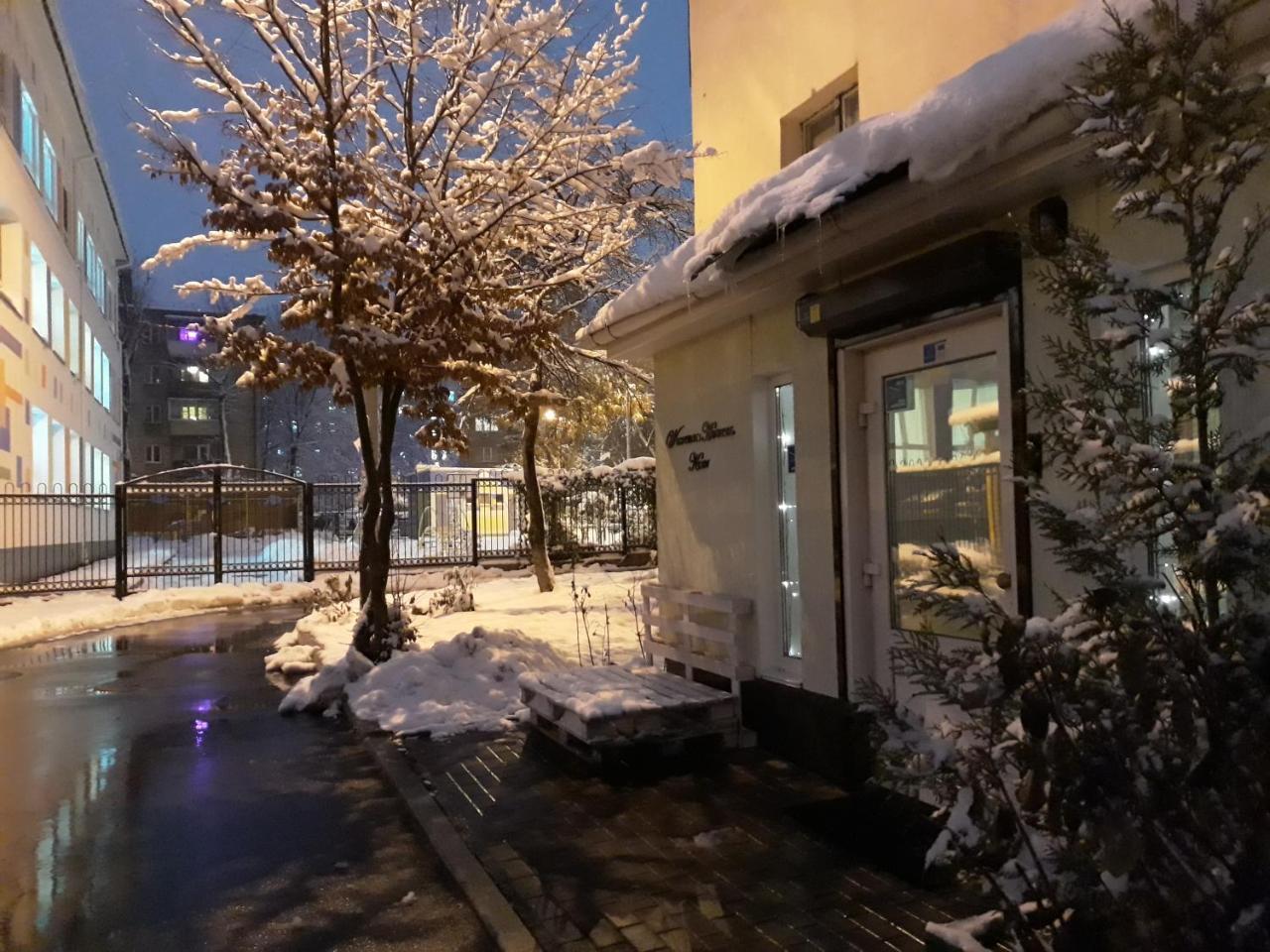 Westend Hostel Kiev Esterno foto